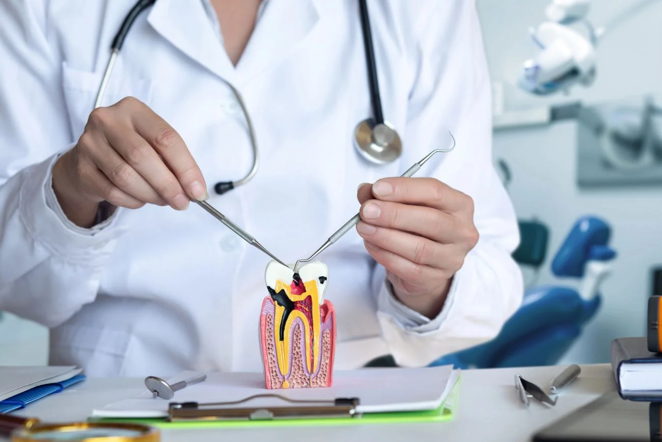 Dlaczego osoby z cukrzycą częściej potrzebują leczenia kanałowego?